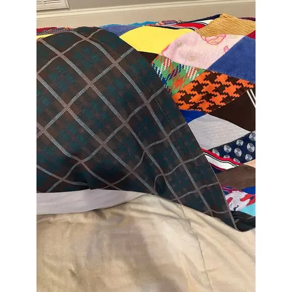 Vintage Handmade Blanket approx 4'x5' diamond pattern